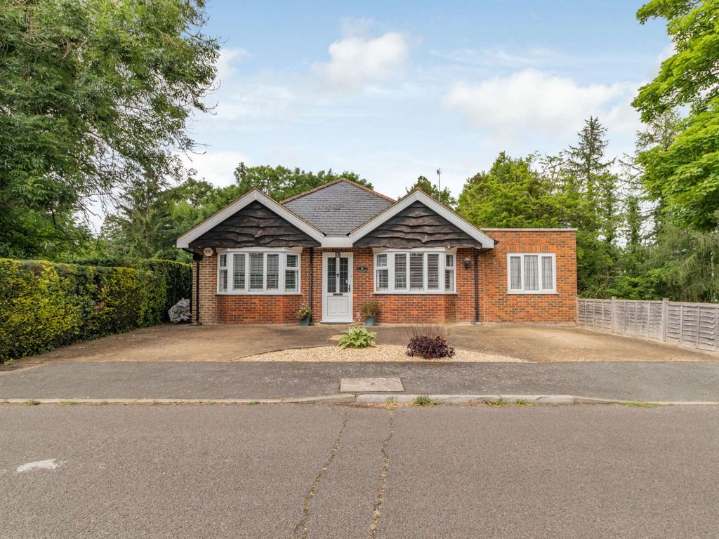 4 bed bungalow for sale in Highfield Crescent, Northwood HA6 Zoopla