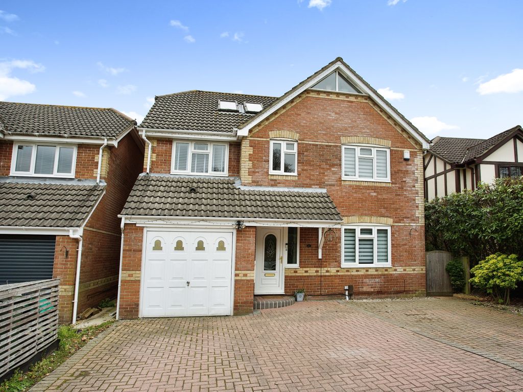 5 bed detached house for sale in Southwood Gardens, Locks Heath
