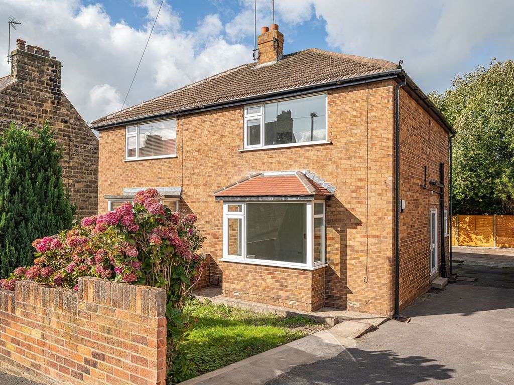 3 bed semidetached house to rent in Duncan Street, Harrogate HG1, £