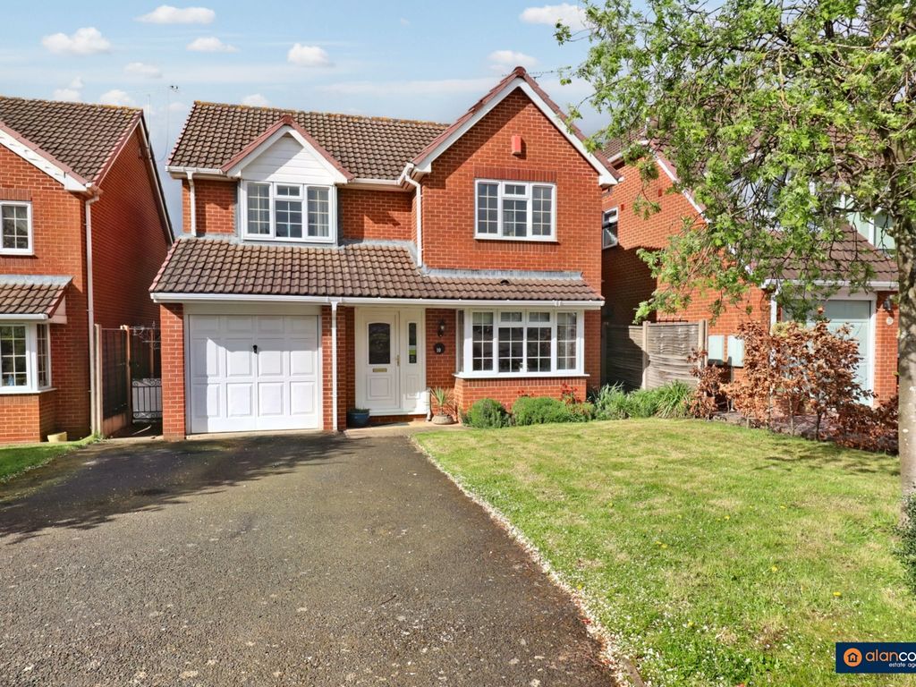 4 bed detached house for sale in Ribbonfields, Attleborough, Nuneaton