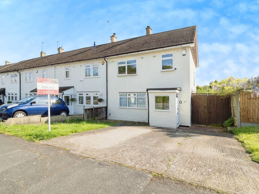 3 bed end terrace house for sale in Cleland Path, Loughton, Essex IG10, £475,000 Zoopla