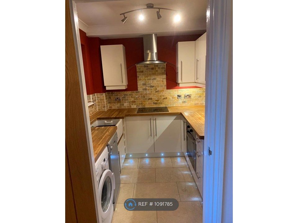 2 bed flat to rent in Cambridge Road, Sawbridgeworth CM21 Zoopla