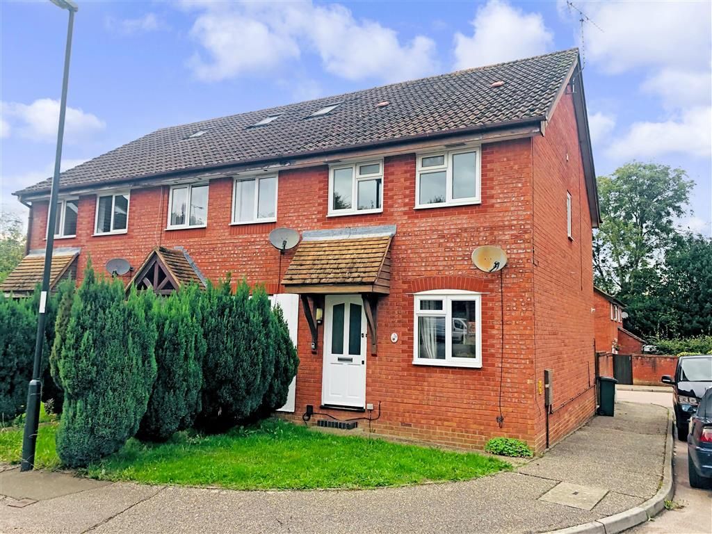 2 bed end terrace house for sale in Berkeley Close, Crawley, West