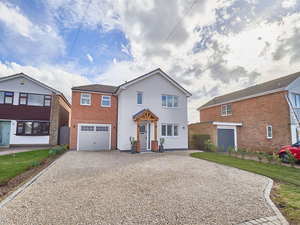 4 bed detached house for sale in Boyslade Road East, Burbage, Hinckley
