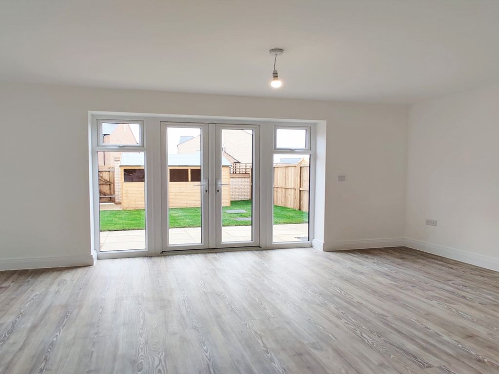 3 bed semidetached house to rent in Ailwyn Road, St. Neots PE19, £