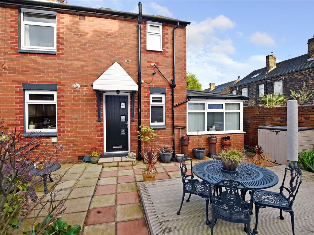 3 bed town house for sale in Queens Grove, Morley, Leeds, West
