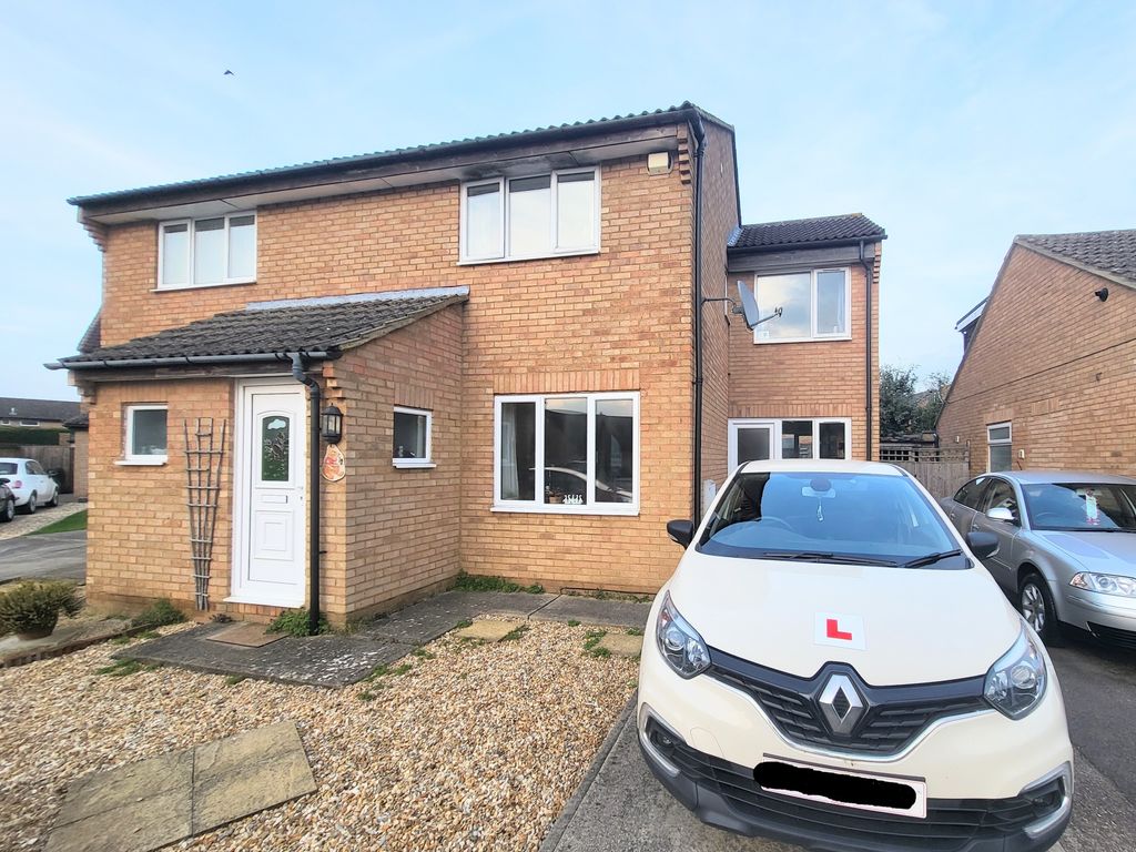 3 bed semidetached house for sale in Charney Avenue, Abingdon, Oxon