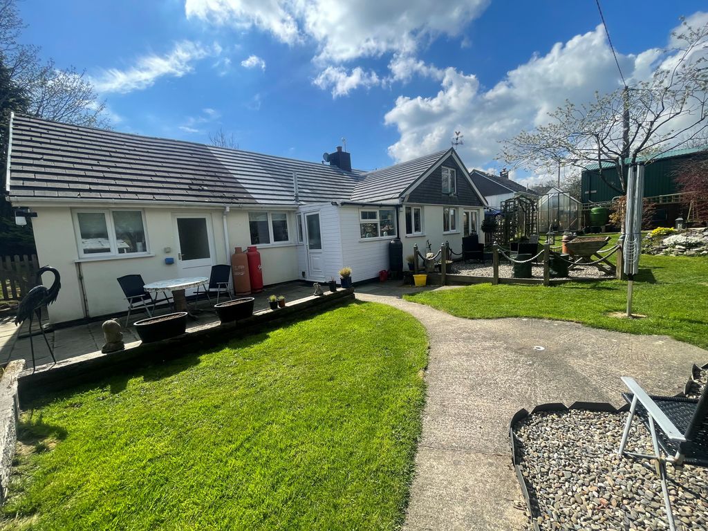 3 bed detached bungalow for sale in Honolea, Adfa, Newtown SY16 Zoopla