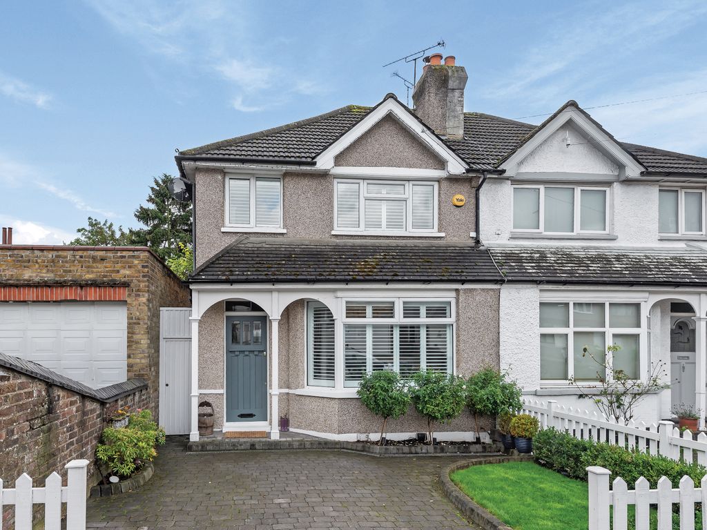 Milton Road, London NW7