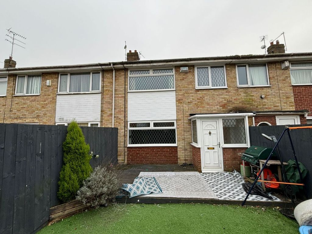 3 bed terraced house to rent in Marsdale, SuttonOnHull, Hull HU7, £
