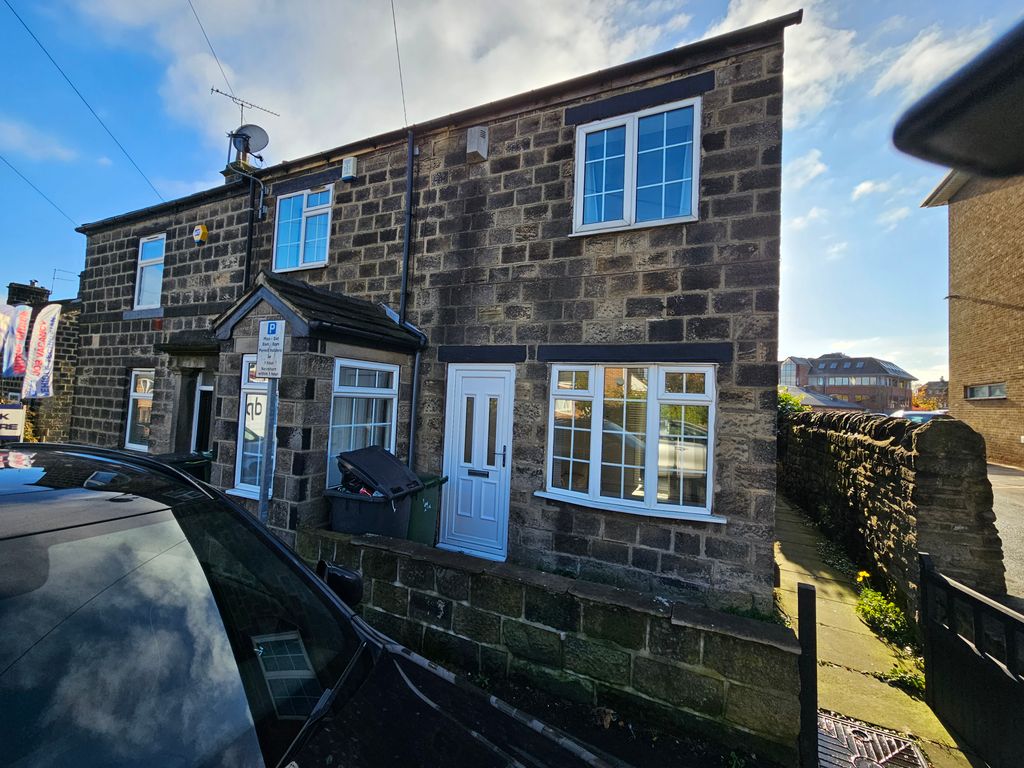 2 bed end terrace house to rent in Station Road, Horsforth, Leeds LS18