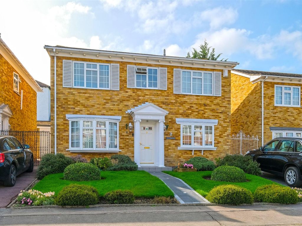 4 bed detached house for sale in Dorado Gardens, Orpington BR6, £