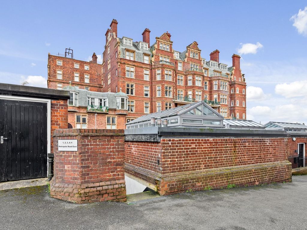 2 bed mews house for sale in Metropole Road East, Folkestone CT20 Zoopla