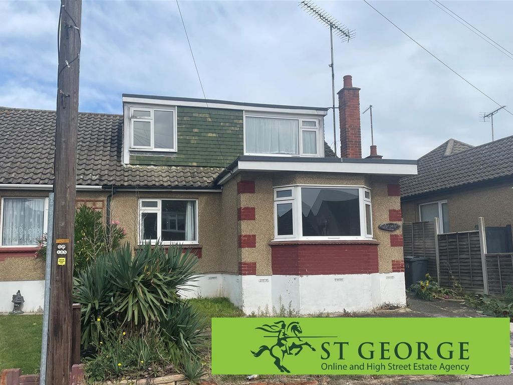 5 bed semidetached bungalow for sale in Walters Close, Eastwood, LeighOnSea SS9, £375,000