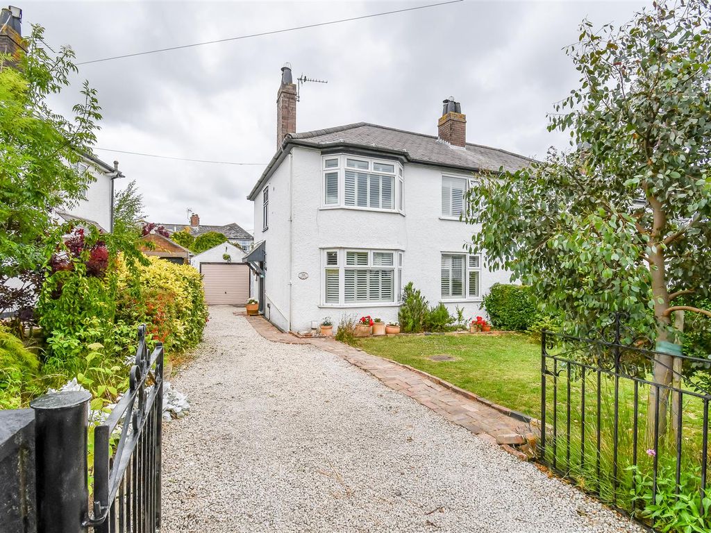 3 bed semidetached house for sale in PorthYCastell, Barry CF62, £