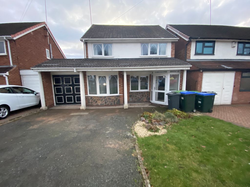 3 bed detached house to rent in Stanton Road, Birmingham B43, £1,100 pcm Zoopla