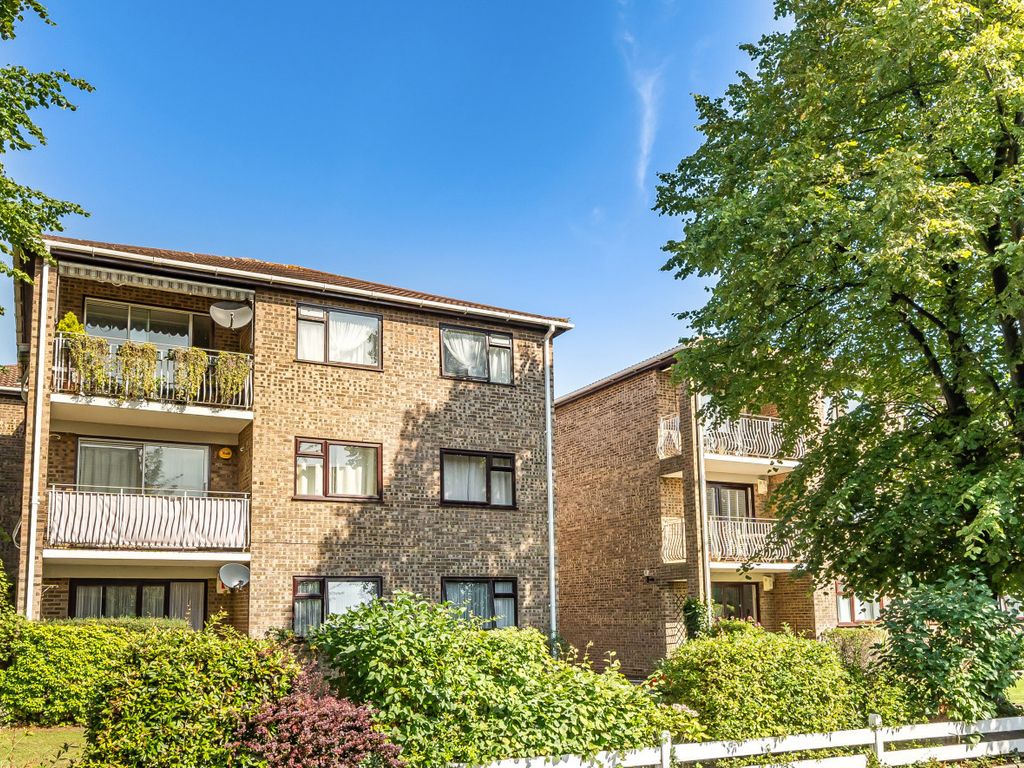 1 bed flat for sale in Spencer Road, Bromley BR1, £270,000 Zoopla