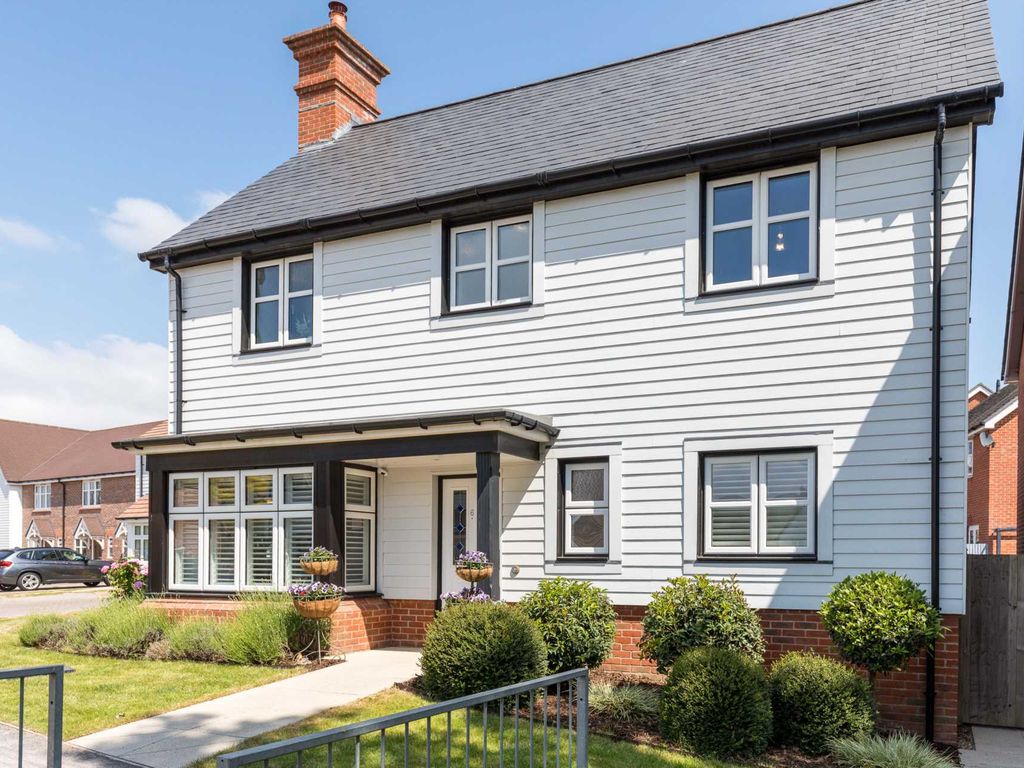 3 bed detached house for sale in Huntley Mews, Southwater RH13 Zoopla