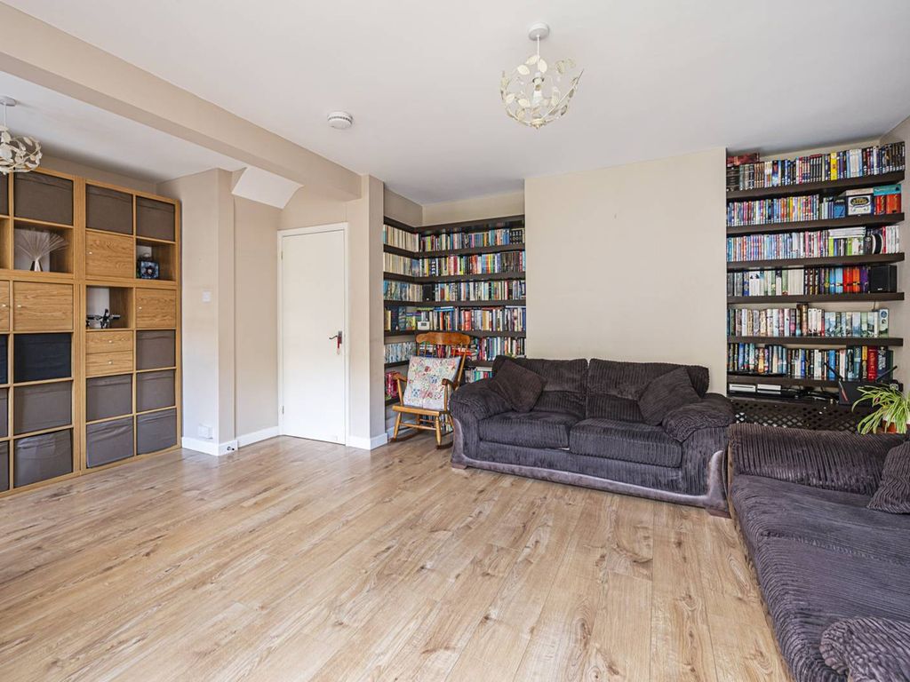 3 bed terraced house for sale in Avis Square, Limehouse, London E1, £