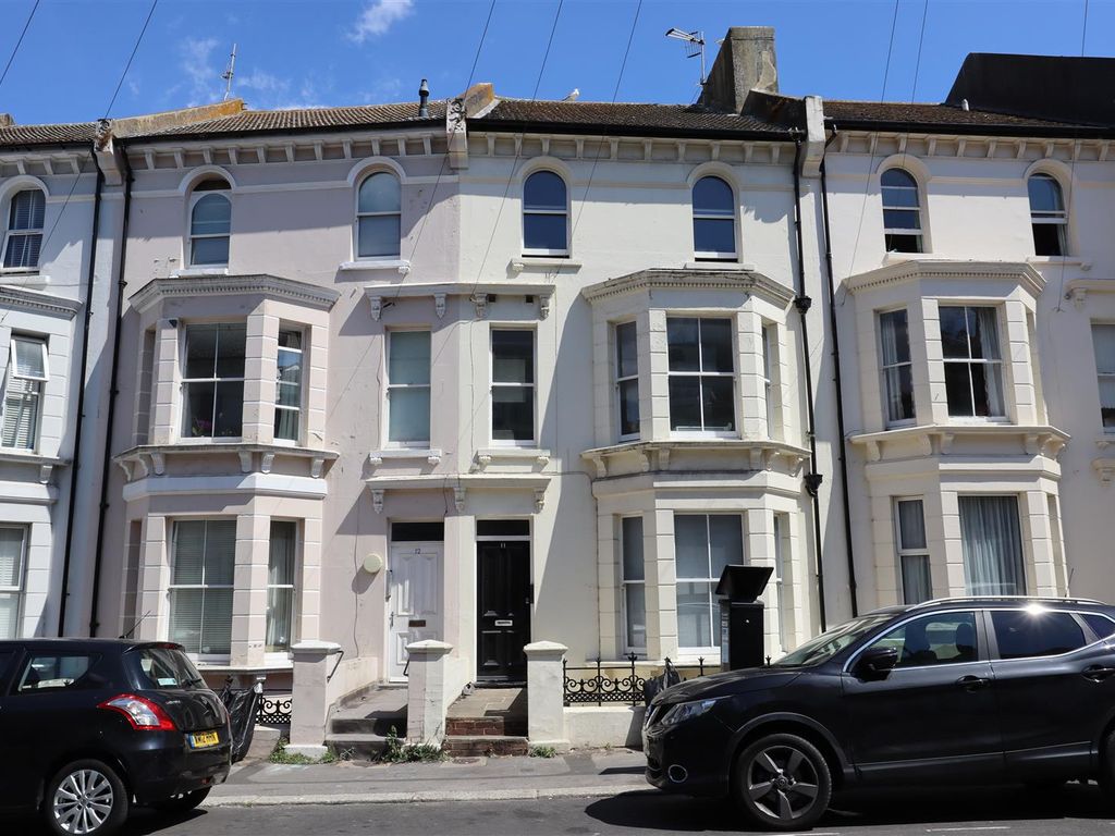 1 bed property to rent in Cambridge Gardens, Hastings TN34, £795 pcm