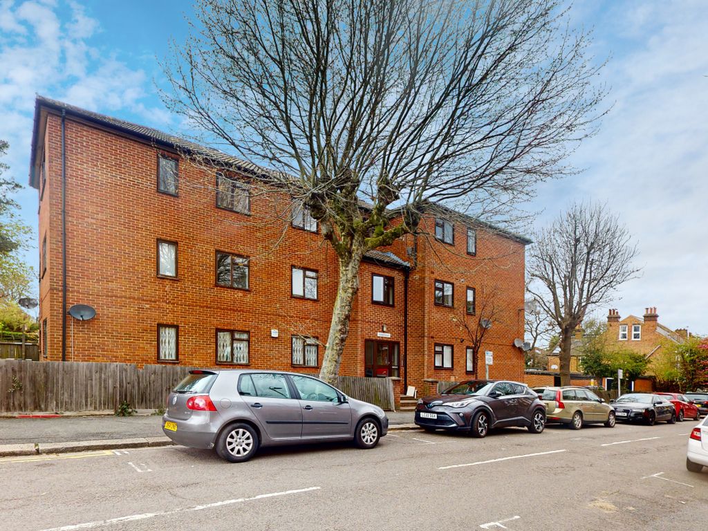 2 bed flat for sale in South Norwood Hill, London SE25, £280,000 Zoopla