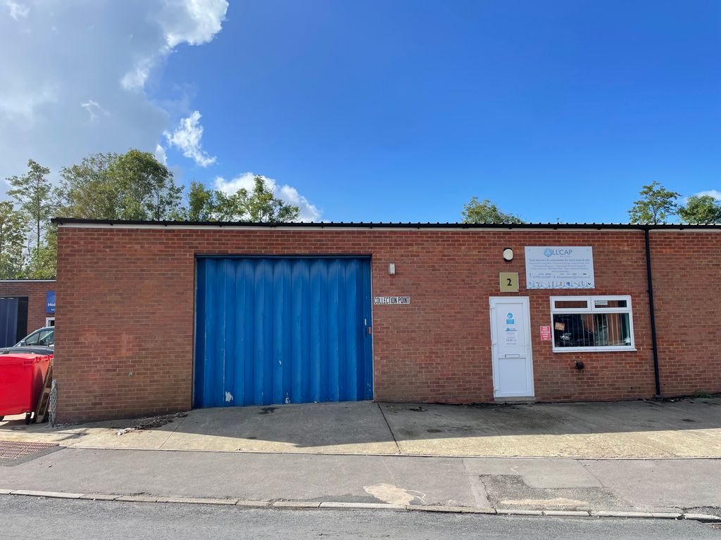 Industrial to let in Unit 2 Central Trading Estate, Old Town, Swindon