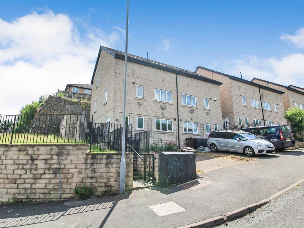 4 bed semidetached house for sale in Parkland Drive, Bradford BD10, £160,000 Zoopla
