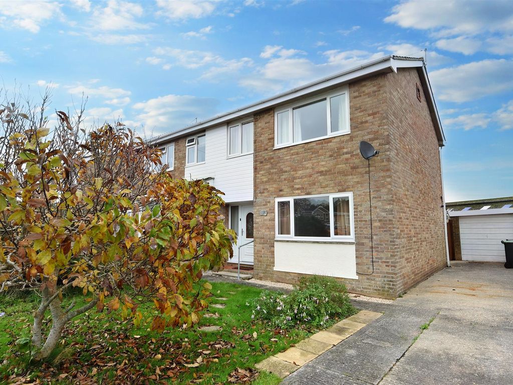 3 bed semidetached house for sale in Jarvis Way, Stalbridge