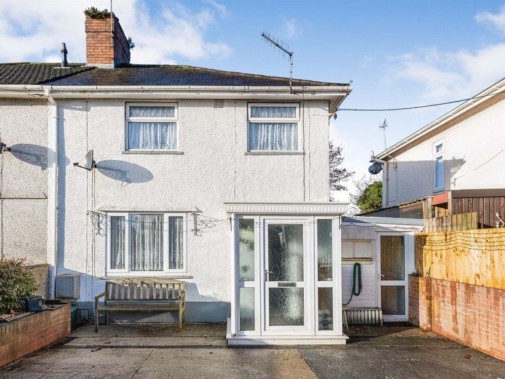 3 bed semidetached house for sale in Brynamlwg Road, Gorseinon