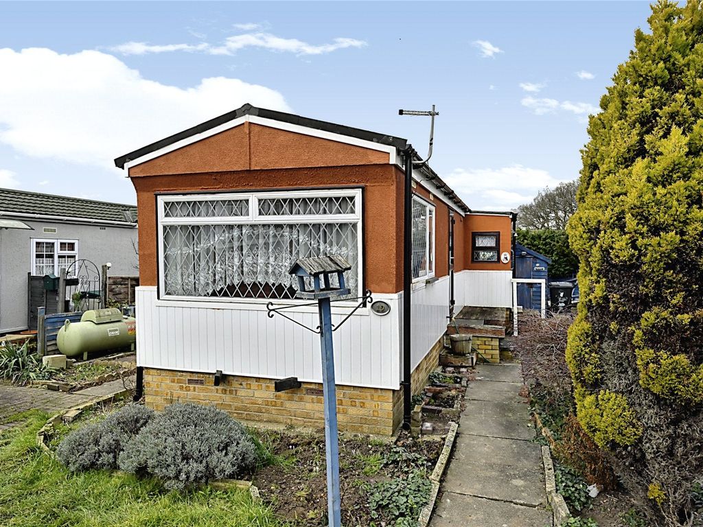 1 bed detached house for sale in Second Avenue, Galley Hill, Waltham