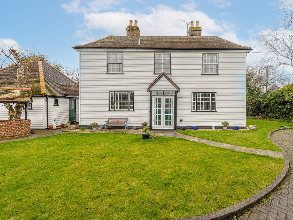 5 bed detached house for sale in Pound Lane, Basildon SS15, £750,000