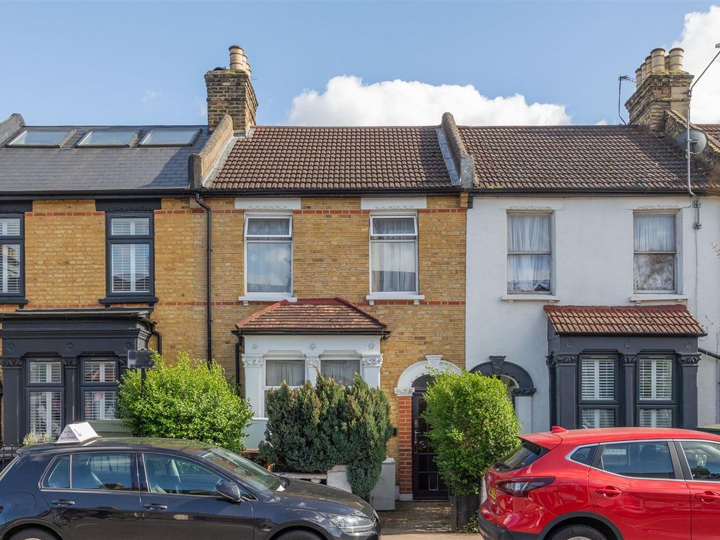 3 bed property for sale in Cann Hall Road, London E11, £500,000 Zoopla