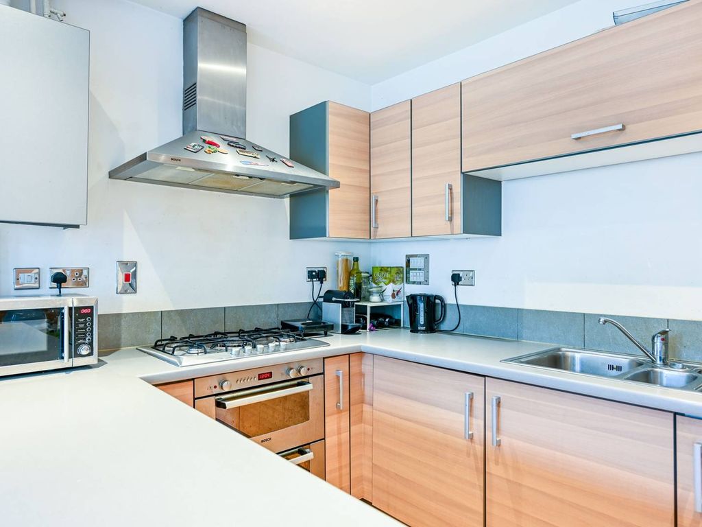 2 bed flat for sale in Bridge Wharf KT16, Chertsey, Zoopla