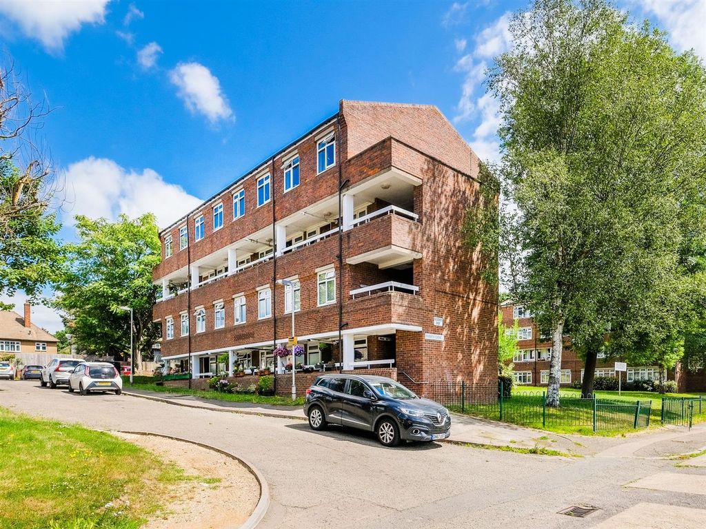 Boteley Close, London E4  