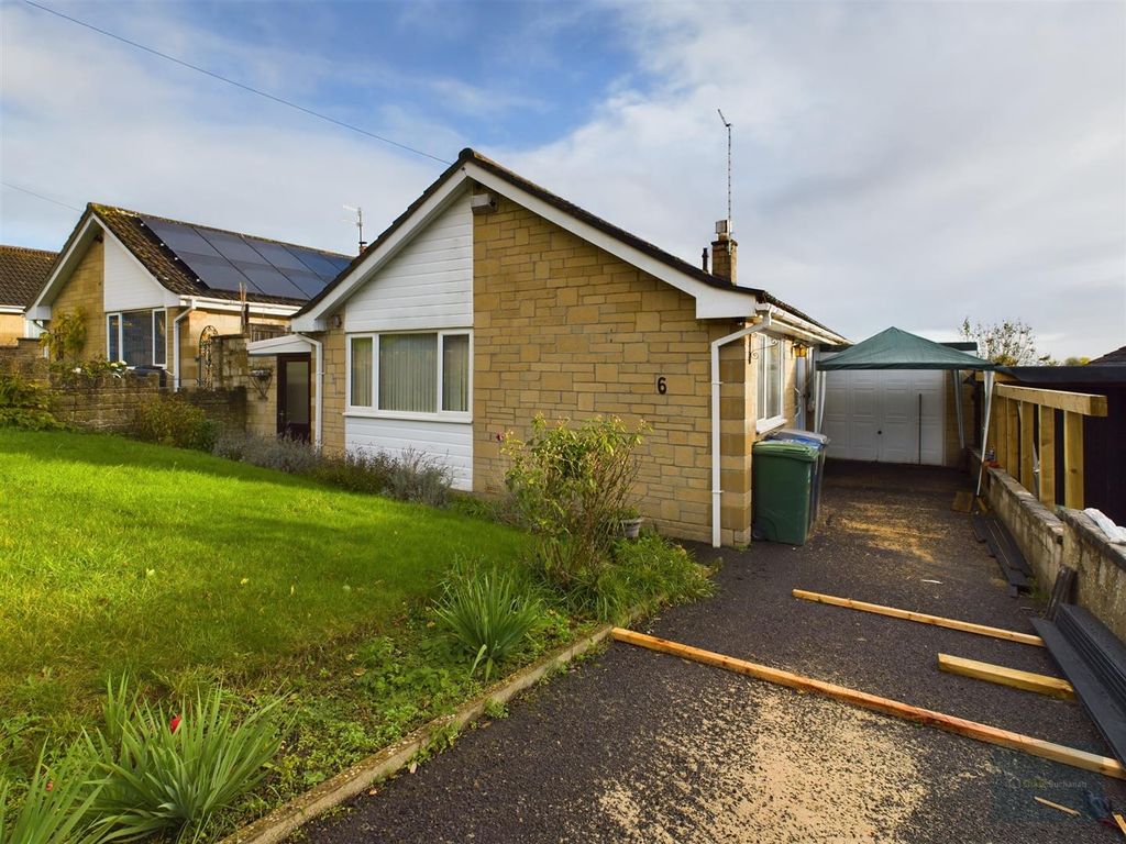 3 bed bungalow for sale in Elms Cross Drive, BradfordOnAvon BA15, £