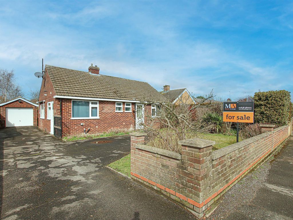 2 bed detached bungalow for sale in Edinburgh Road, Newmarket CB8 Zoopla