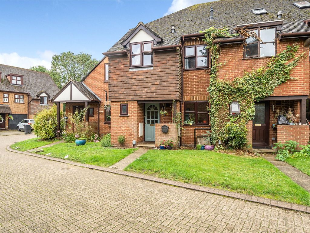 4 bed terraced house for sale in Woking, Surrey GU22, £500,000 Zoopla