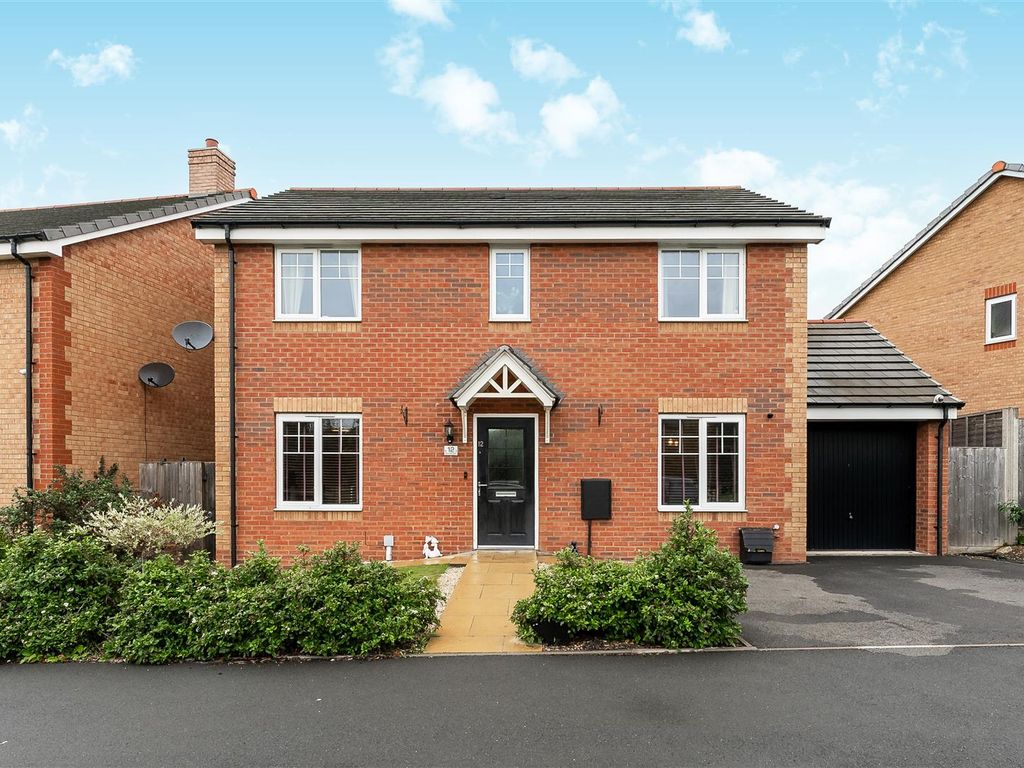 4 bed detached house for sale in Solus Gardens, Southam CV47, £425,000