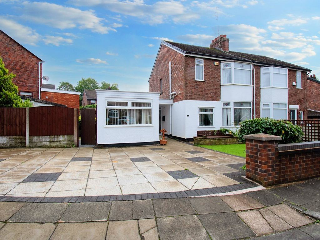 4 bed semidetached house for sale in Coniston Grove, St Helens WA11, £