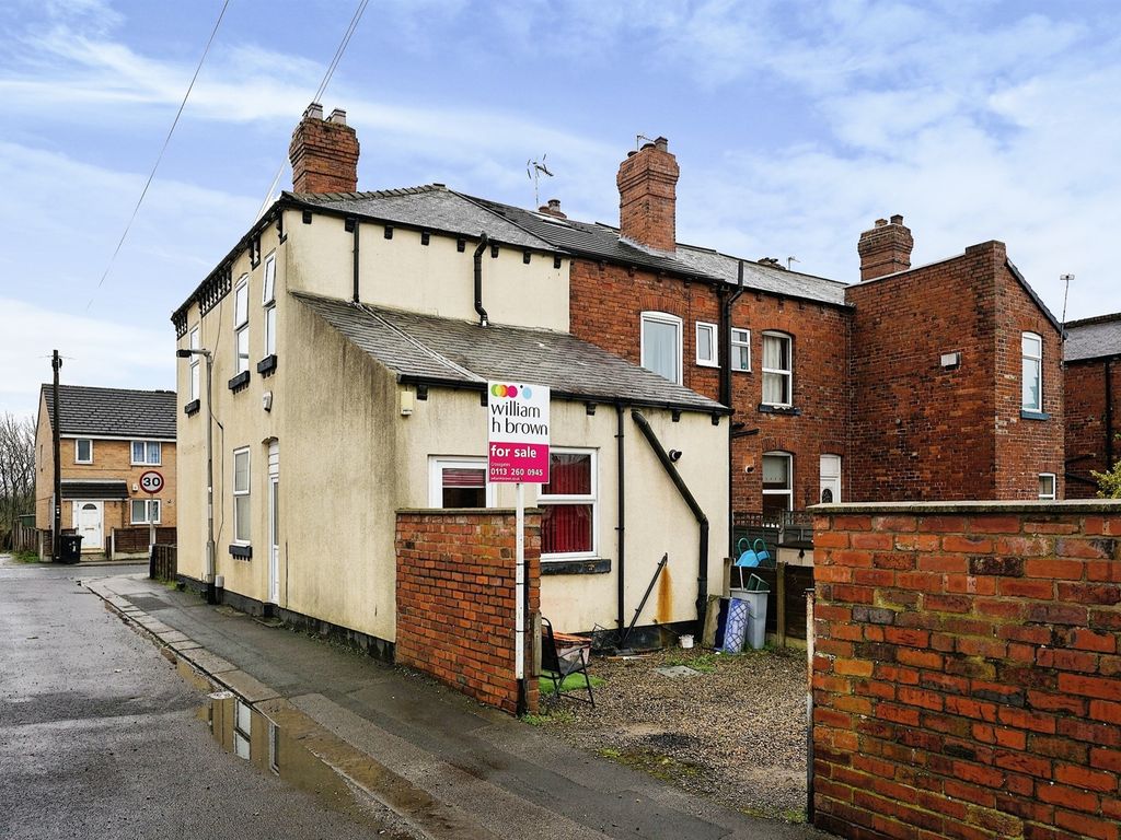 2 bed end terrace house for sale in Station Road, Kippax, Leeds LS25