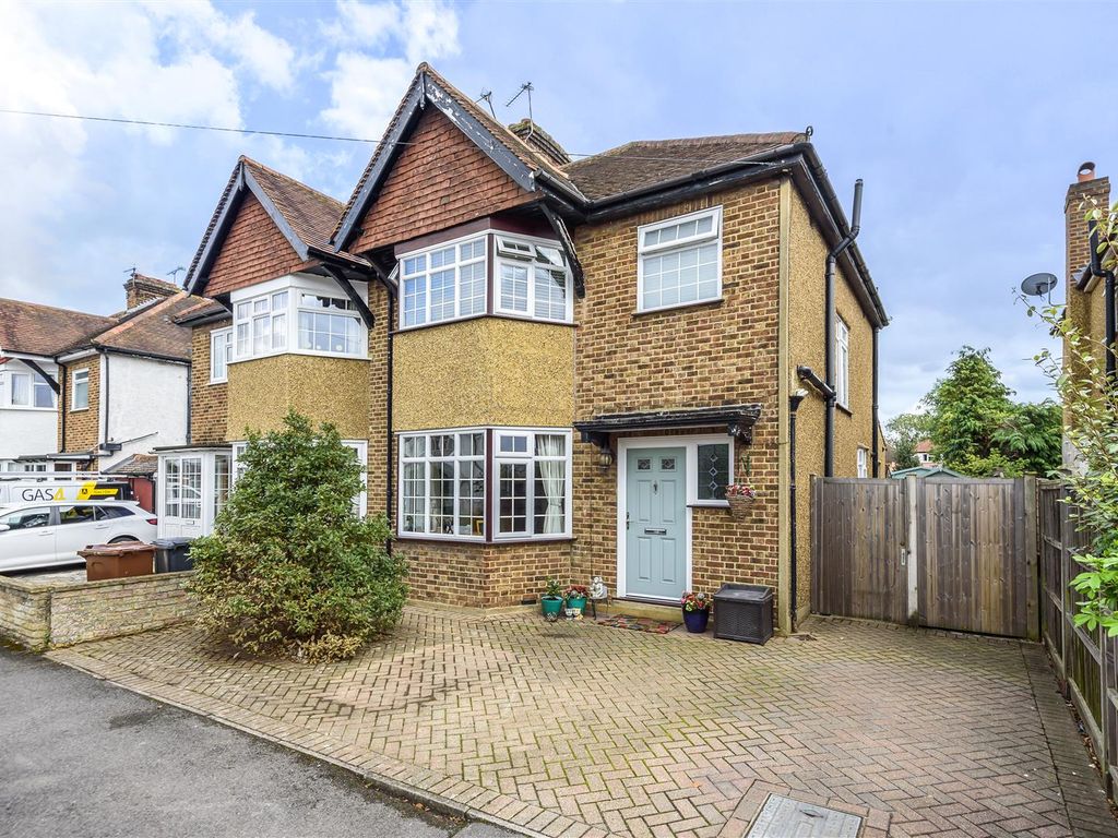 3 bed semidetached house for sale in Heatherside Road, West Ewell