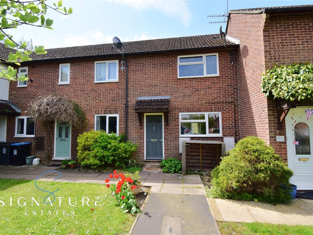 2 bed terraced house to rent in Austins Mead, Bovingdon, Hemel Hempstead HP3, £1,650 pcm Zoopla