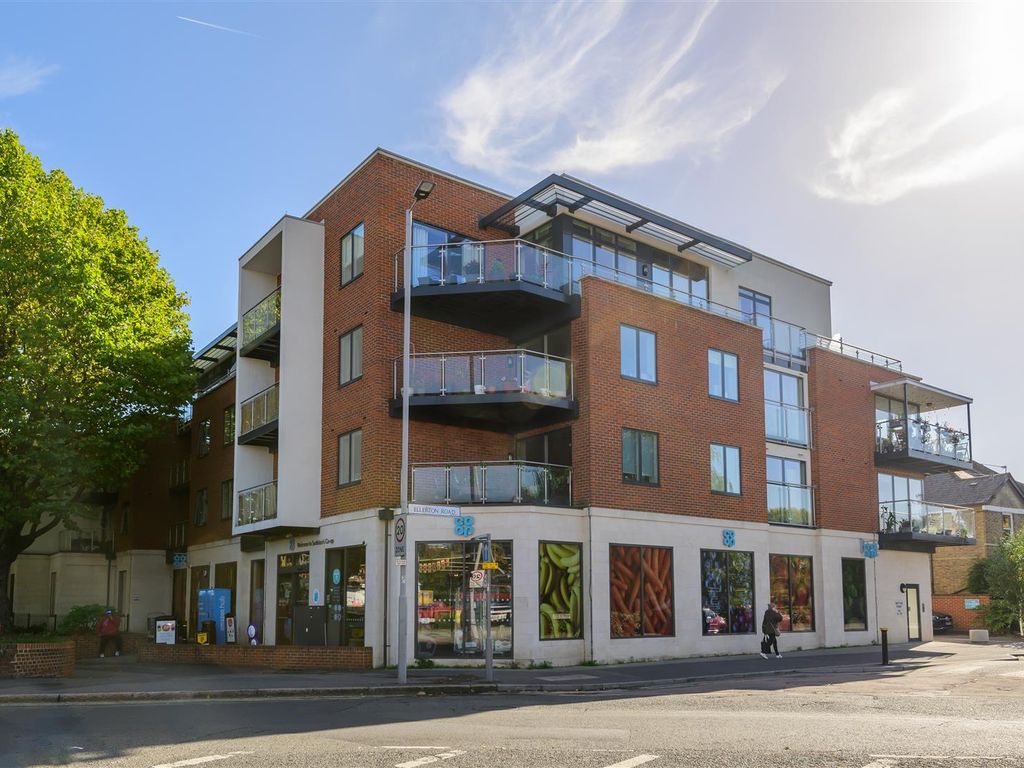 2 bed flat for sale in Ellerton Road, Surbiton KT6, £475,000 Zoopla