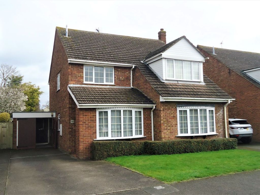 4 bed detached house for sale in 10 Vicarage Road, Marsworth, Tring