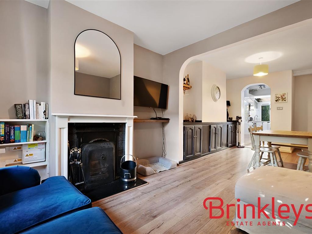 2 bed terraced house to rent in Medfield Street, London SW15, £2,400