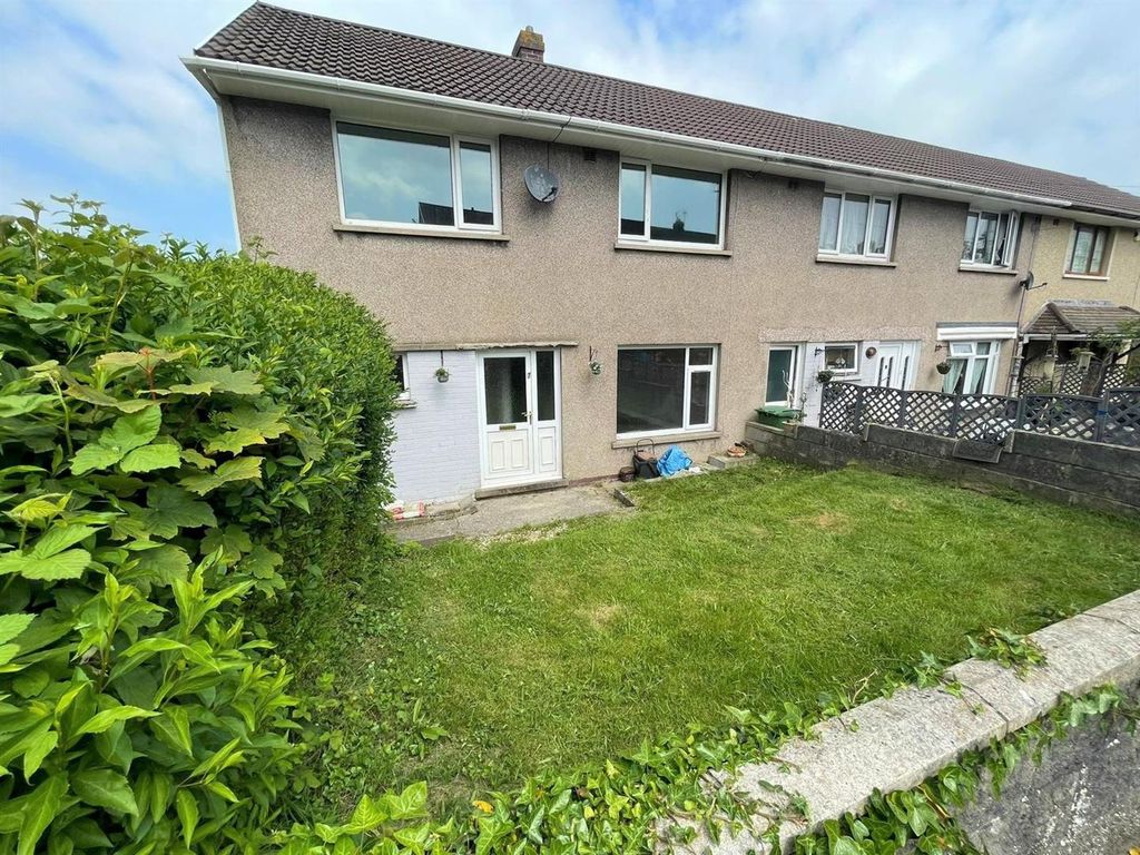 3 bed end terrace house for sale in Monks Close, Pyle, Bridgend CF33