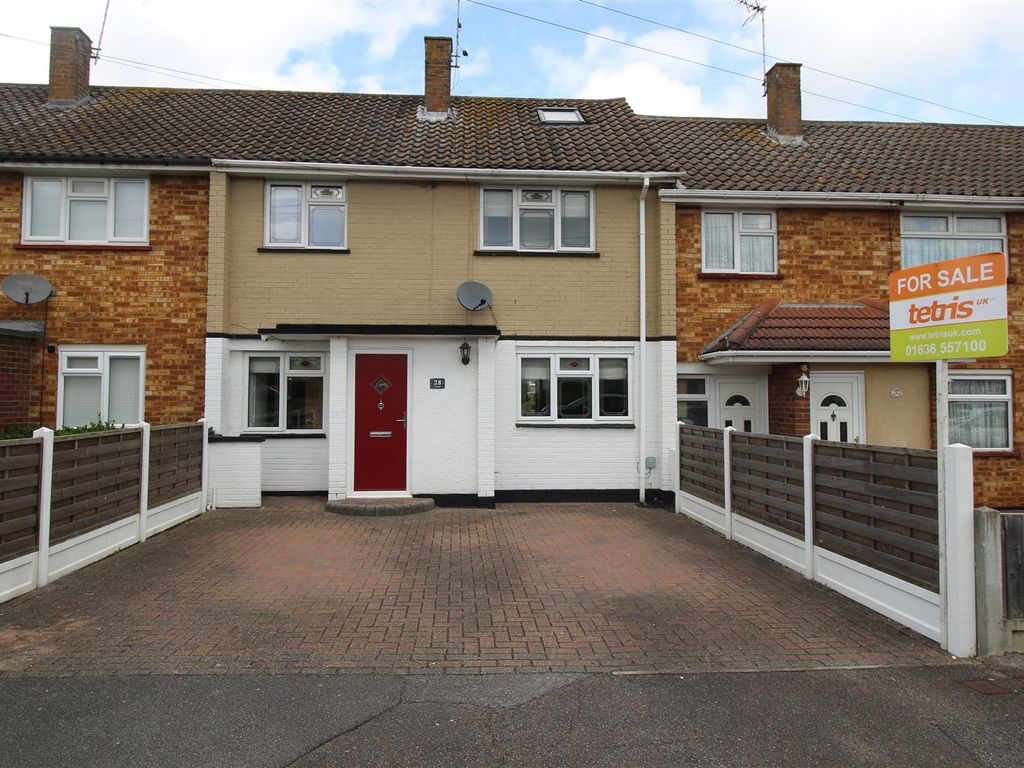 3 bed terraced house for sale in Parkfields, Hadleigh, Benfleet SS7