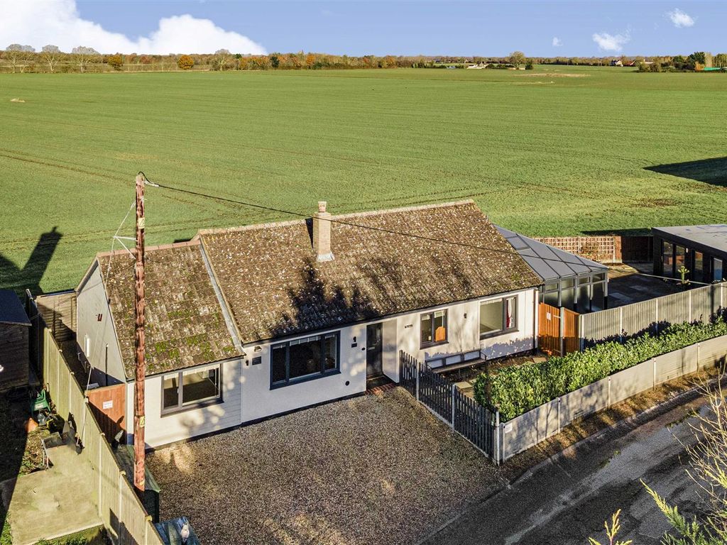 3 bed detached bungalow for sale in Hasse Road, Soham, Ely CB7, £