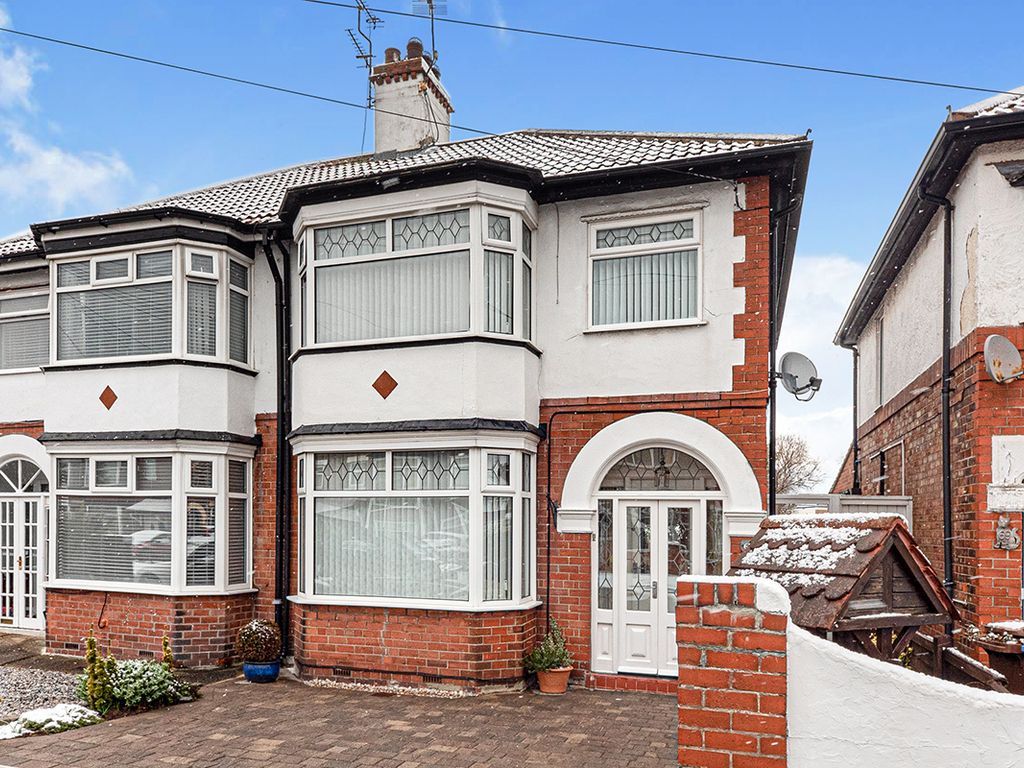 3 bed semidetached house for sale in Welwyn Park Road, Hull, East