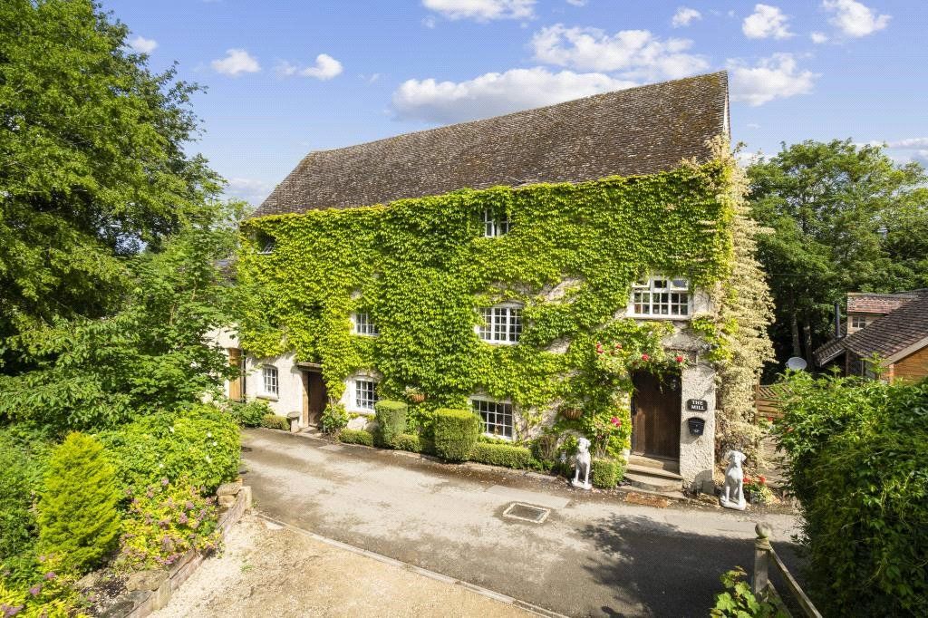 4 bed semidetached house for sale in Road, Sedgeberrow